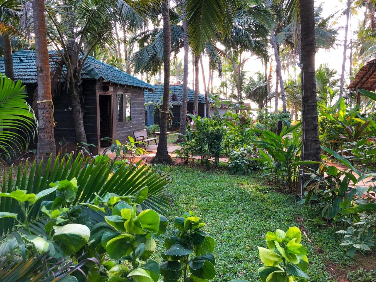 Leela Cottages Morjim Eksteriør billede